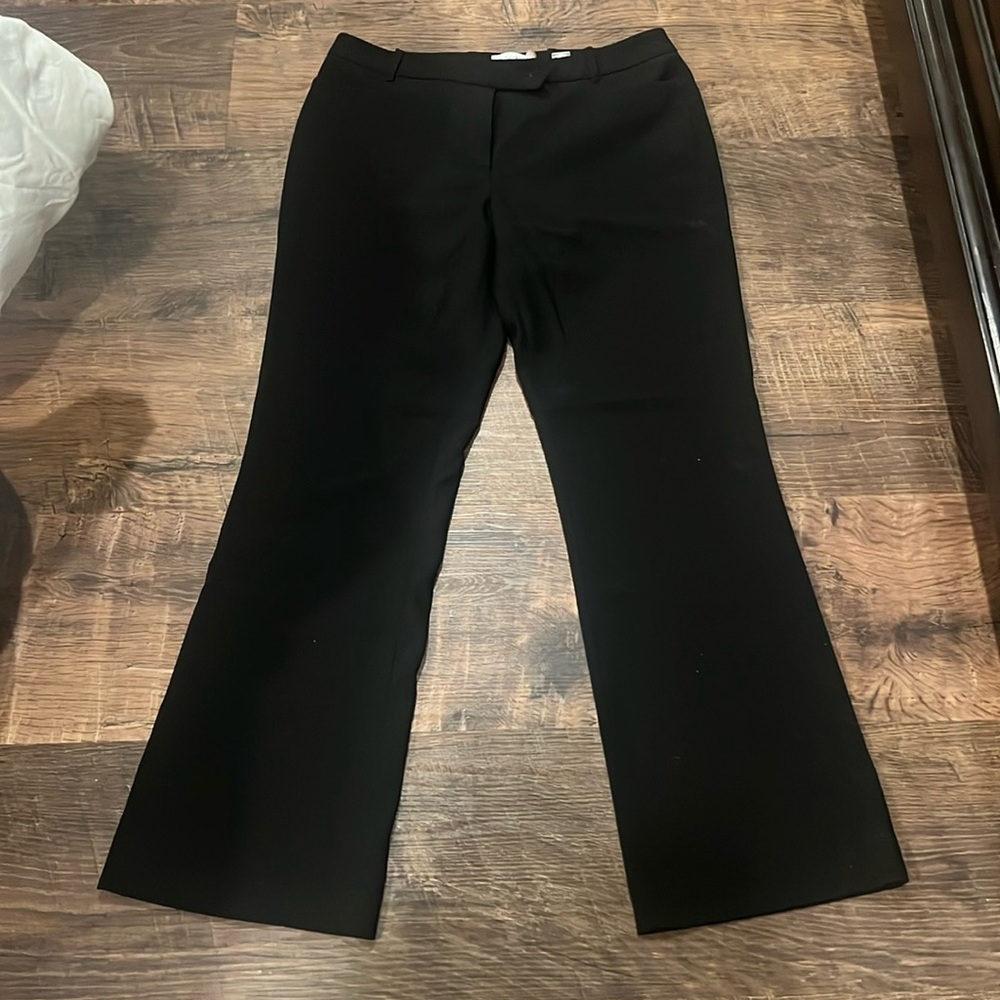 Calvin Klein Modern Fit Size 8P black slacks